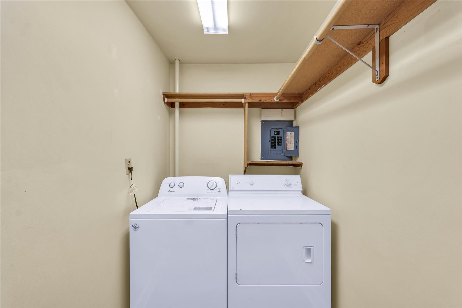 1710 Parkside Terrace Champaign, IL 61821 - Photo 13 of 31 a utility room with dryer and washer