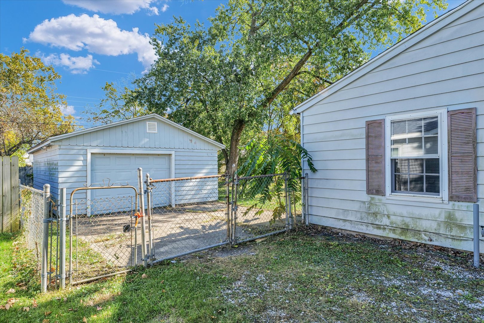 1710 Parkside Terrace Champaign, IL 61821 - Photo 29 of 31 a view of a house with backyard