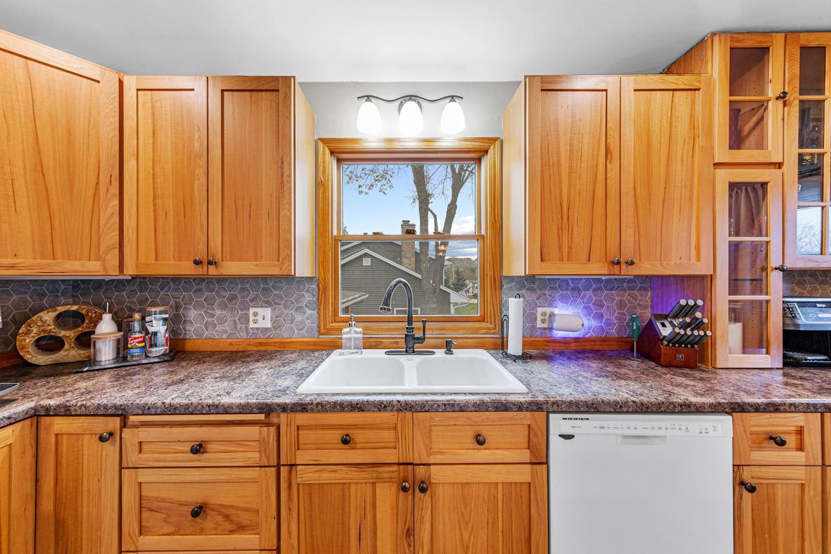 316 Stoltzman Road Mankato, MN 56001 - Photo 11 of 36