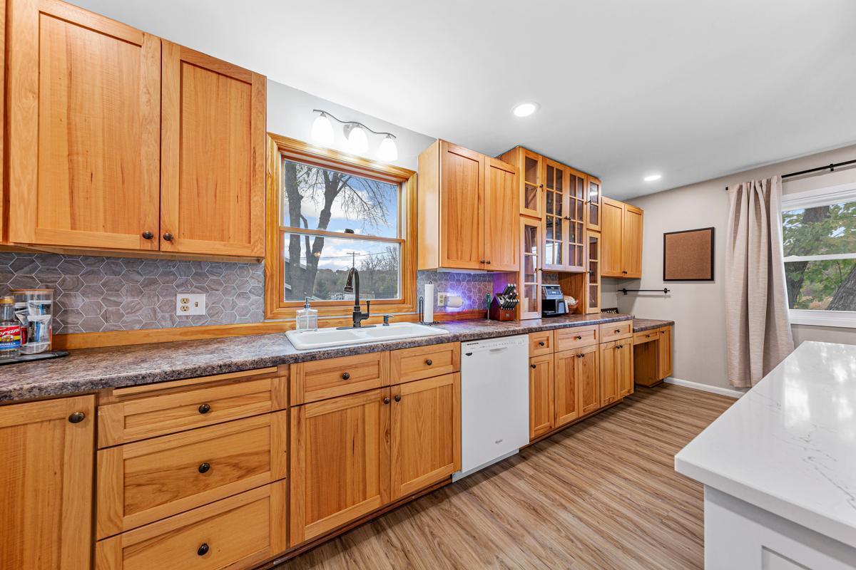 316 Stoltzman Road Mankato, MN 56001 - Photo 10 of 36