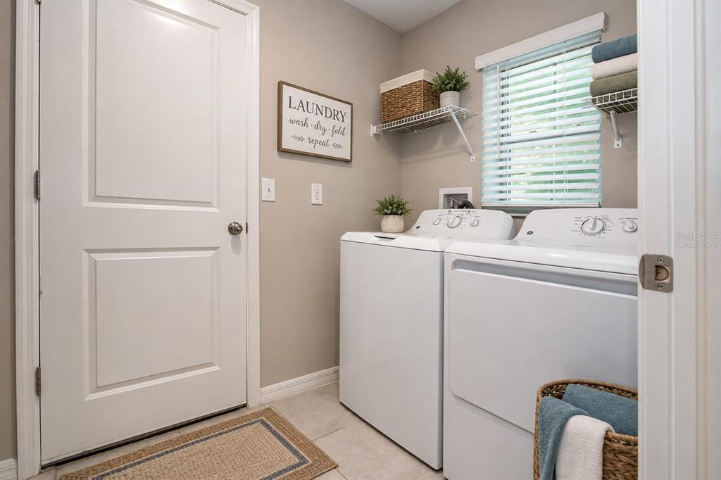 9437 Lemon Drop Loop Sun City Center, FL 33573 - Photo 63 of 86