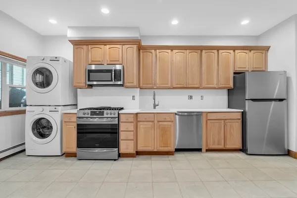 $3,750 | 18 O Street, Unit 1, Boston, MA 02127