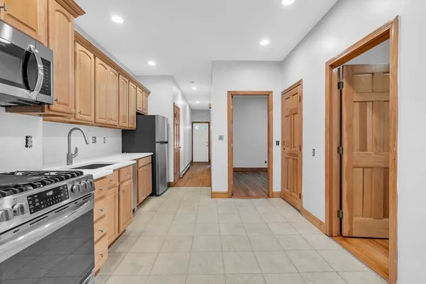 $3,650 | 18 O Street, Unit 1, Boston, MA 02127