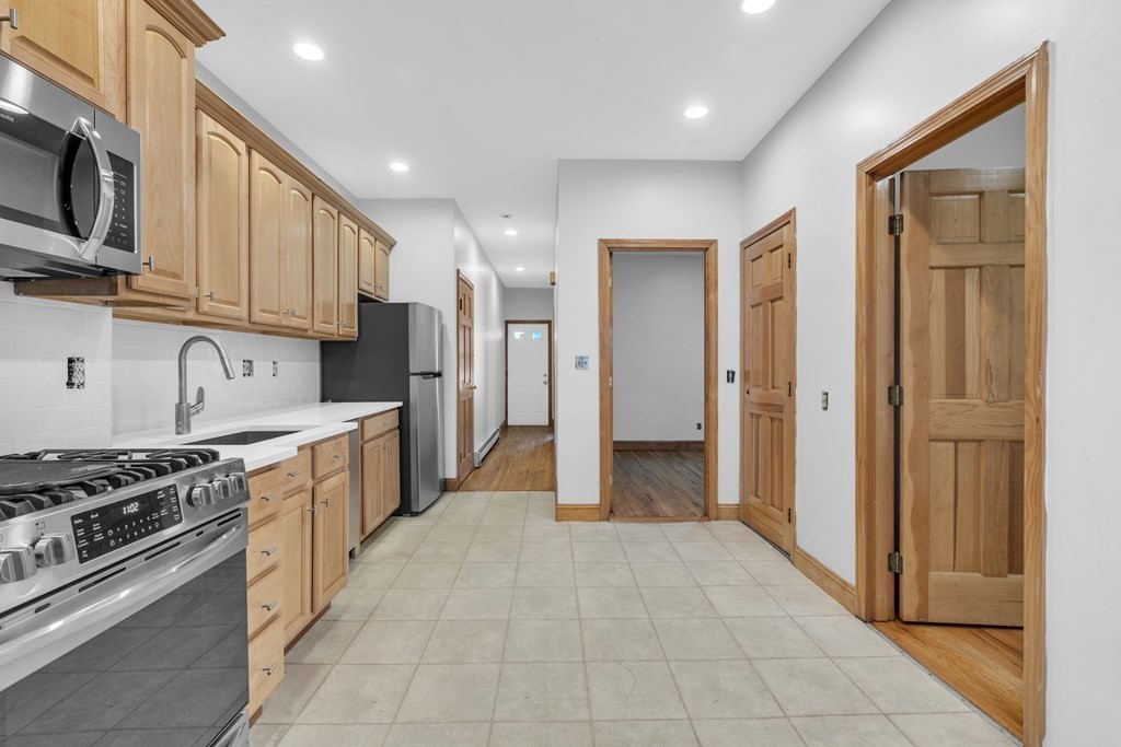 18 O Street, Unit 1 Boston, MA 02127 - Photo 2 of 11