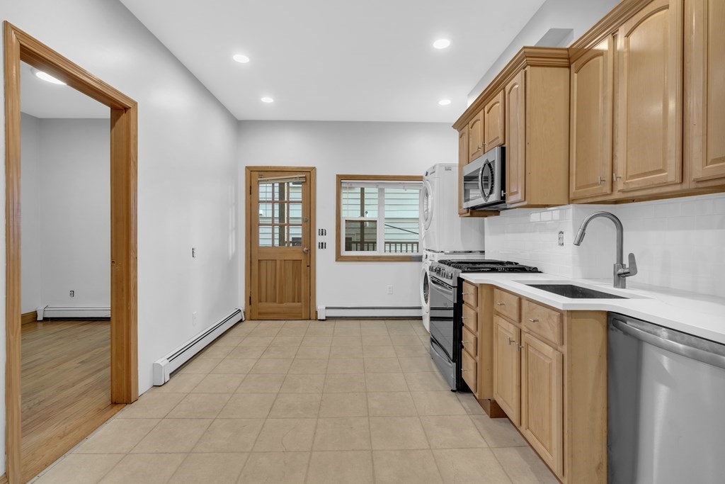 18 O Street, Unit 1 Boston, MA 02127 - Photo 3 of 11