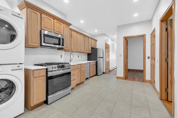 $3,650 | 18 O Street, Unit 1, Boston, MA 02127