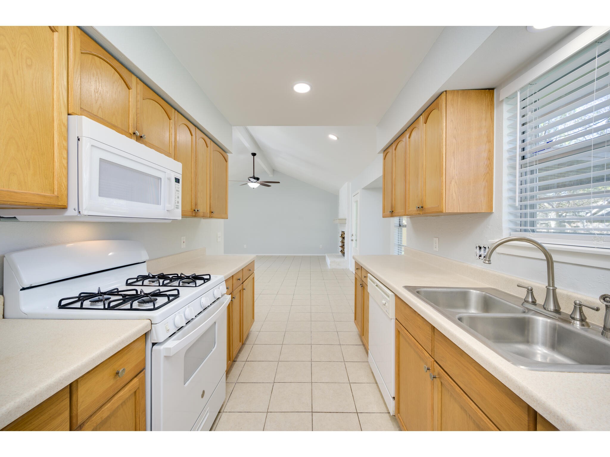 2104 Magazine Street Austin, TX 78727 - Photo 12 of 29