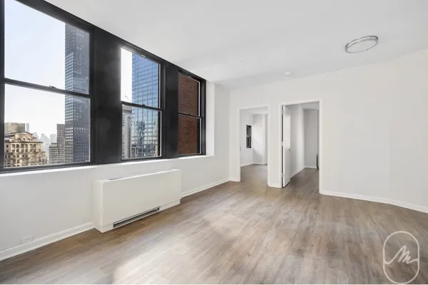 $6,995 | 15 Park Row, Unit 9E | Financial District