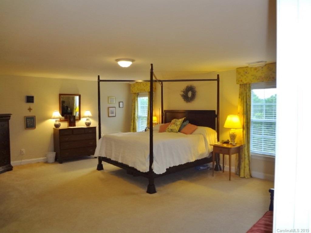 638 Tee Ridge Court Fort Mill, SC 29715 - Photo 11 of 23 Gallery Image 11