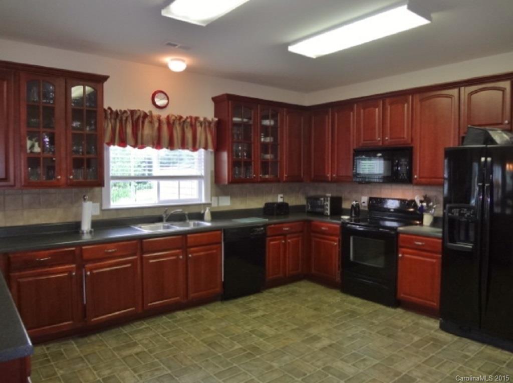 638 Tee Ridge Court Fort Mill, SC 29715 - Photo 8 of 23 Gallery Image 8
