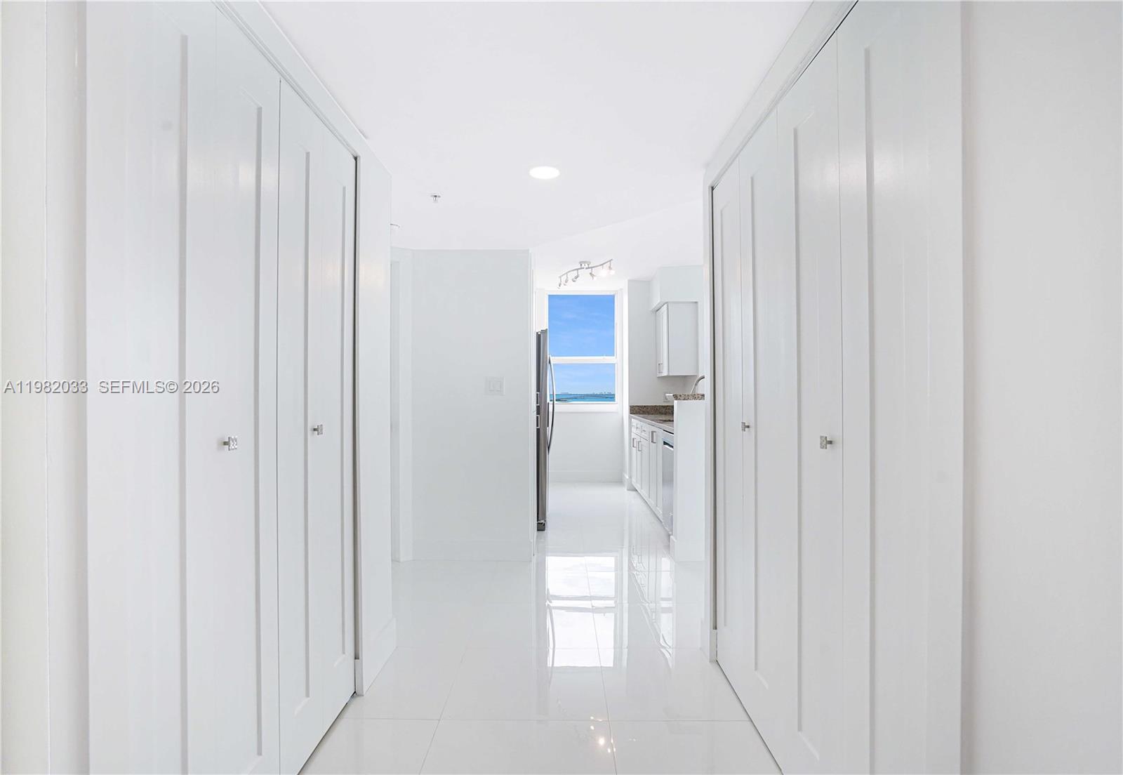 90 Alton Road, Unit 2212 Miami Beach, FL 33139 - Photo 15 of 42 Hallway with closets on both sides