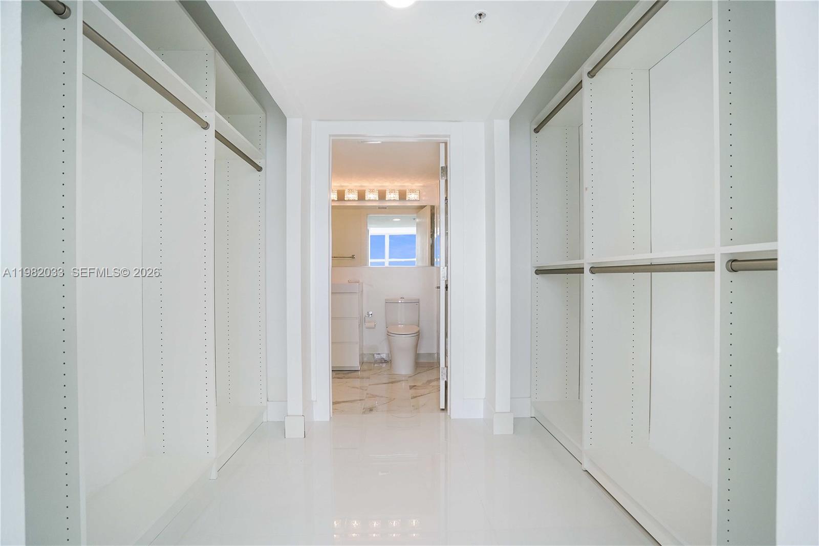 90 Alton Road, Unit 2212 Miami Beach, FL 33139 - Photo 20 of 42 Guest Bedroom closets