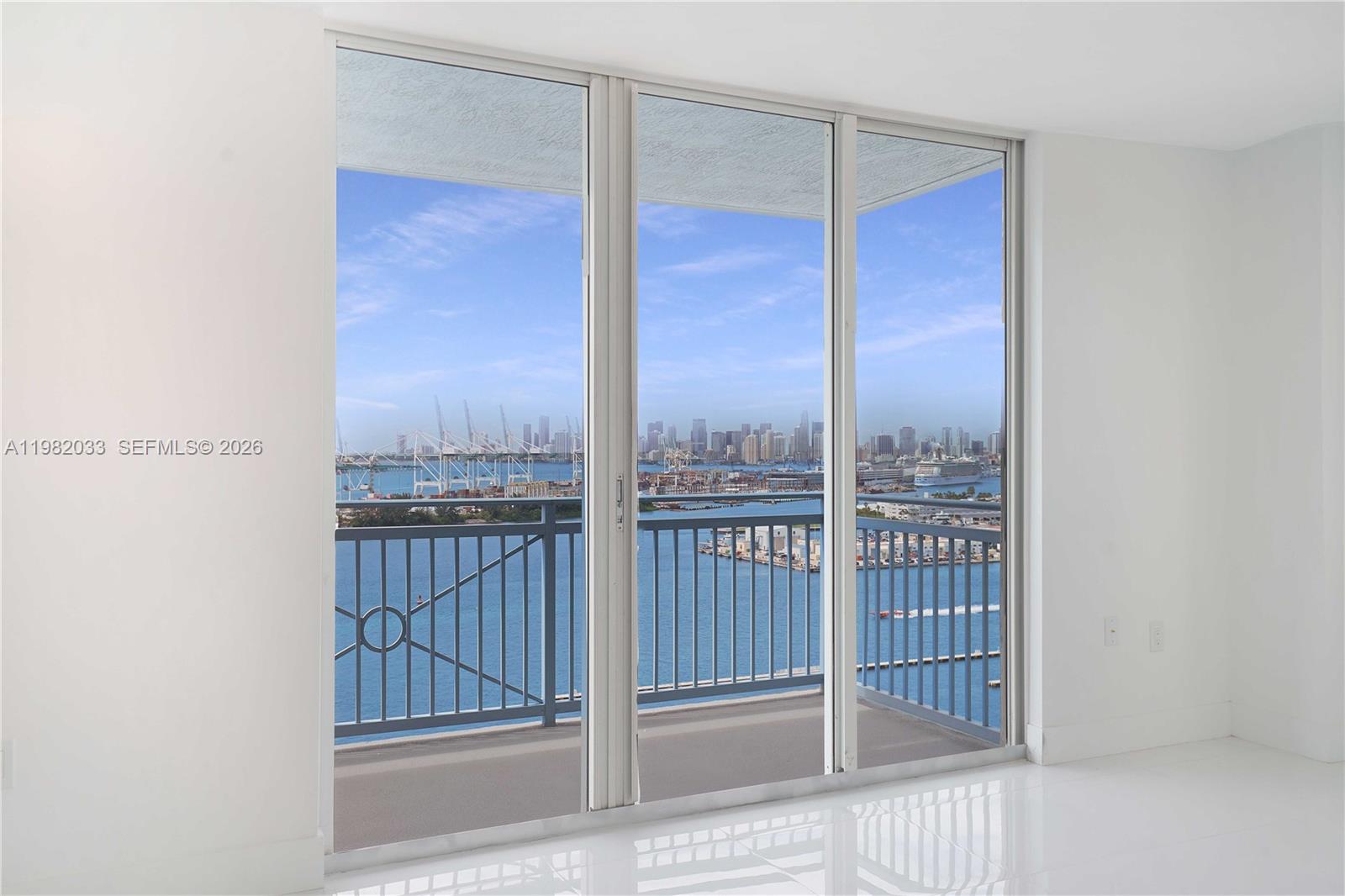 90 Alton Road, Unit 2212 Miami Beach, FL 33139 - Photo 4 of 42 West facing sliding doors