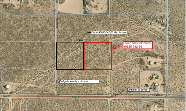 a black and white photo of a painting