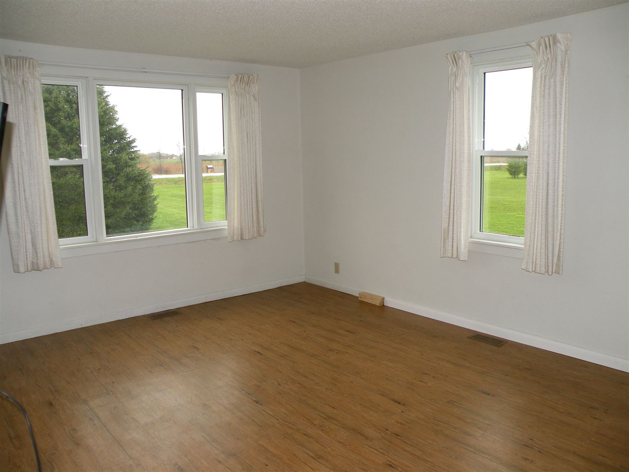 1326 Ritchie Road Gladwin, MI 48624 - Photo 5 of 15 1815847-4.JPG