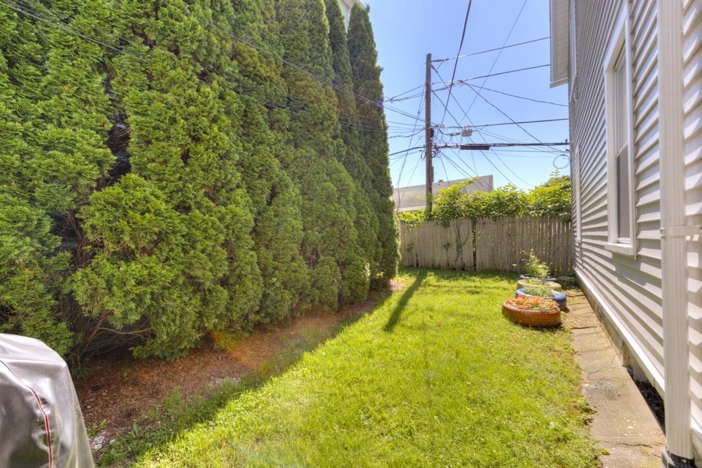 71 Esther Street Worcester, MA 01607 - Photo 20 of 40