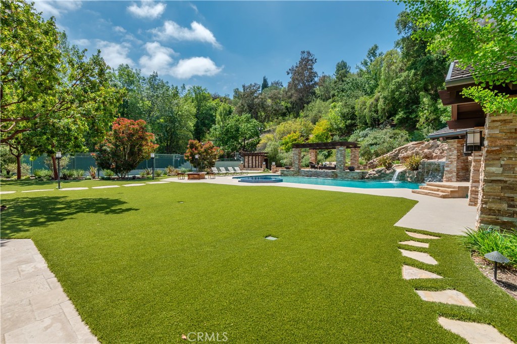 5824 Jed Smith Road Hidden Hills, CA 91302 - Photo 27 of 37