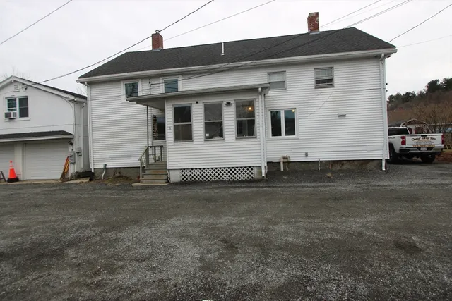 $2,900 | 6 Canal Street, Unit A, Sutton, MA 01590