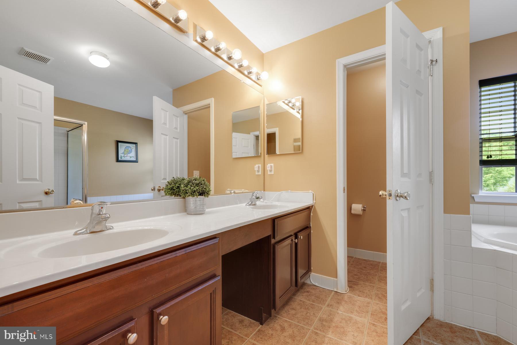 22 Blake Drive Pennington, NJ 08534 - Photo 18 of 29