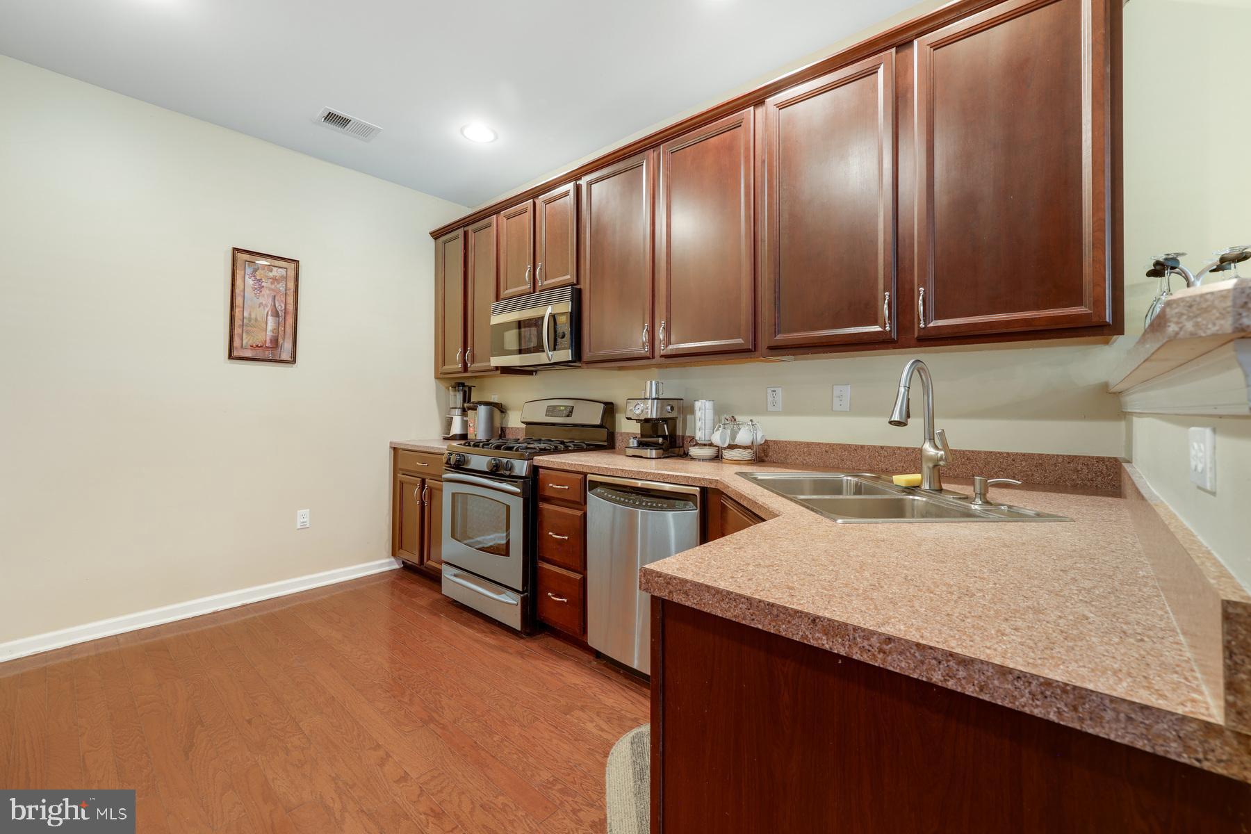 22 Blake Drive Pennington, NJ 08534 - Photo 10 of 29