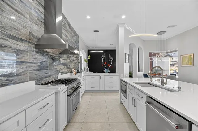 $1,349,000 | 719 Islebay Drive, Apollo Beach, FL 33572