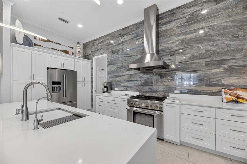 719 Islebay Drive Apollo Beach, FL 33572 - Photo 39 of 98