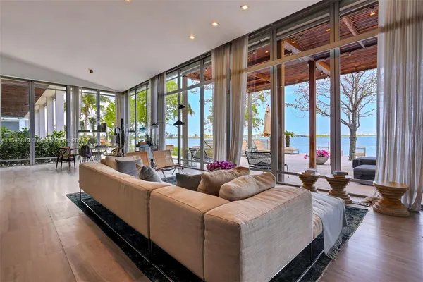$819,000 | 480 Northeast 31st Street, Unit 2202, Miami, FL 33137