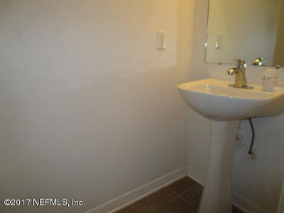 76480 Longleaf Loop Yulee, FL 32097 - Photo 10 of 24 1/2 BATHROOM