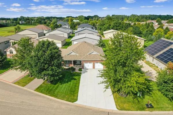 $649,900 | 7785 Clydesdale Circle, Circle Pines, MN 55014