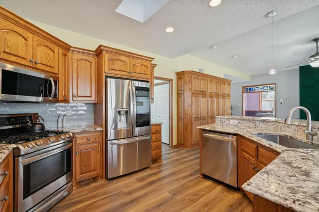 $649,900 | 7785 Clydesdale Circle, Circle Pines, MN 55014