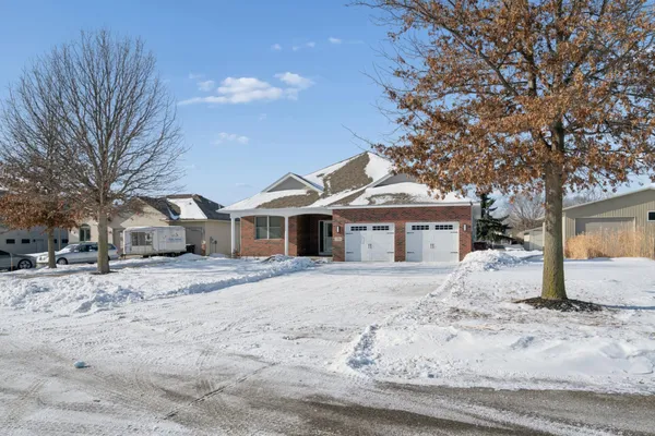 $649,900 | 7785 Clydesdale Circle, Circle Pines, MN 55014