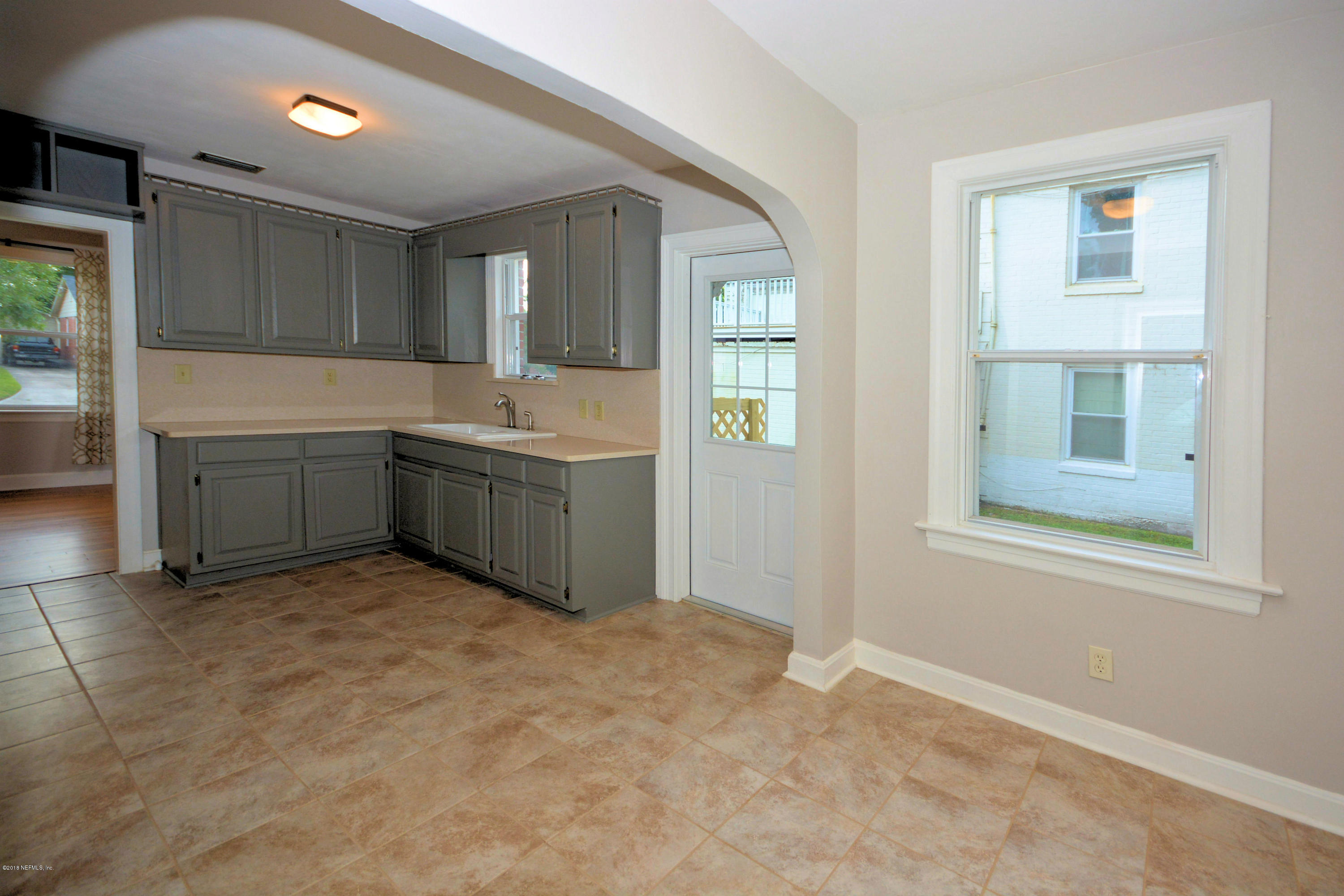 904 Old Hickory Road Jacksonville, FL 32207 - Photo 5 of 24 JVT_1279