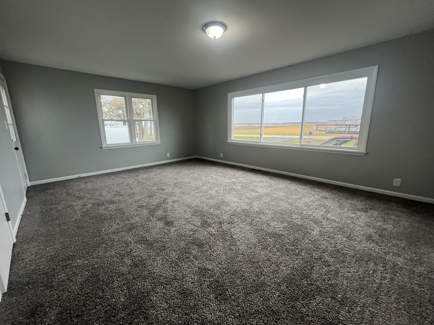 46 North 46th Road Mendota, IL 61342 - Photo 11 of 48 an empty room with a window