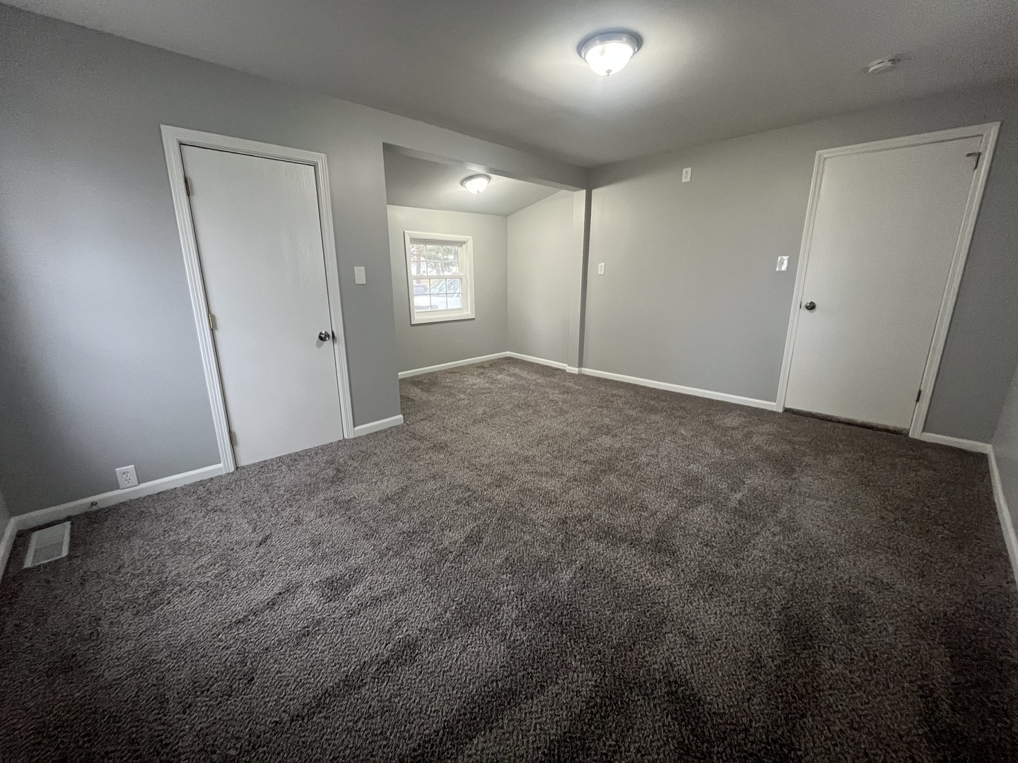 46 North 46th Road Mendota, IL 61342 - Photo 22 of 48 an empty room with windows and closet