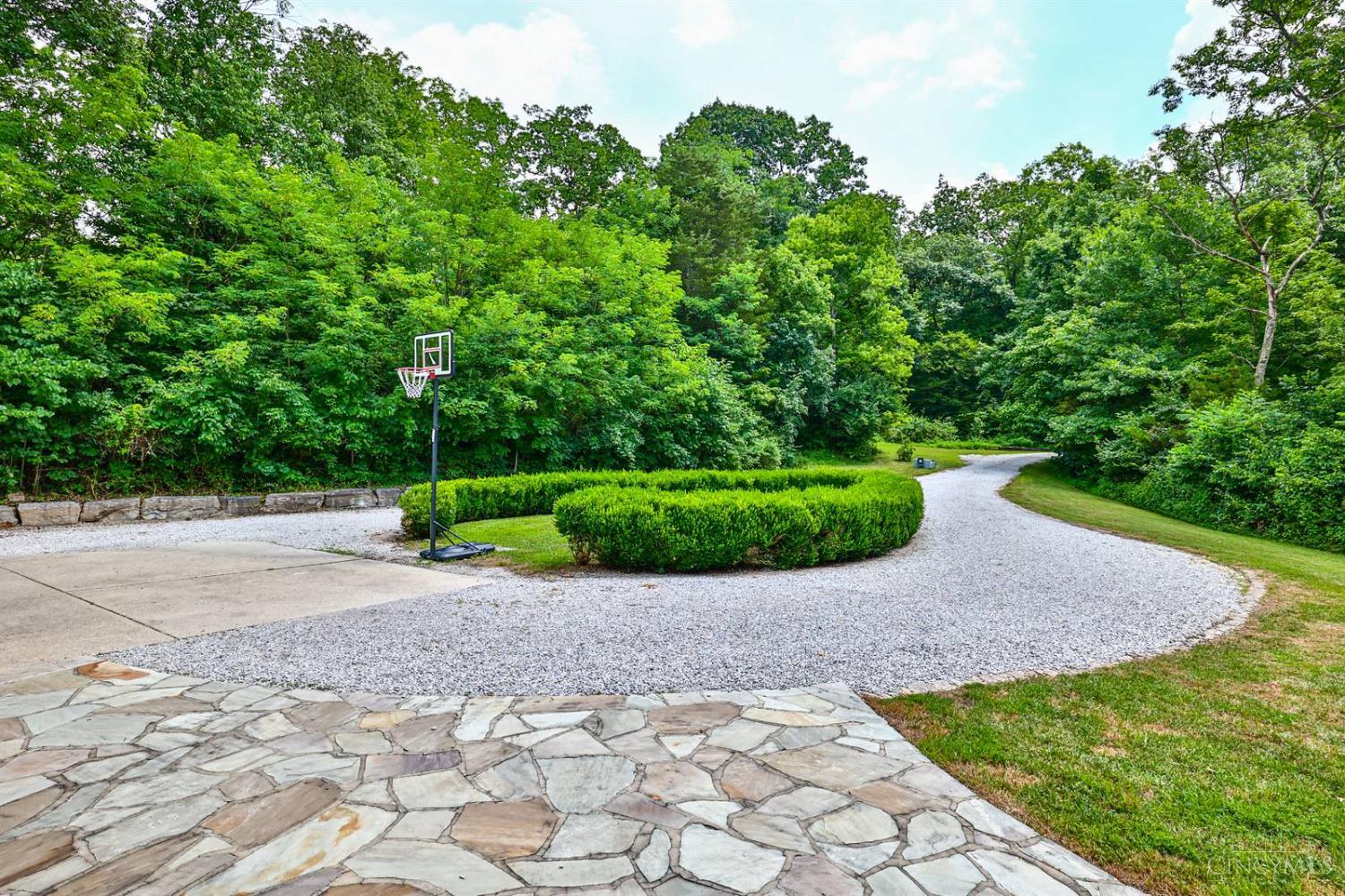 572 Locust Corner Road Cincinnati, OH 45245 - Photo 66 of 80 Gallery Image 66