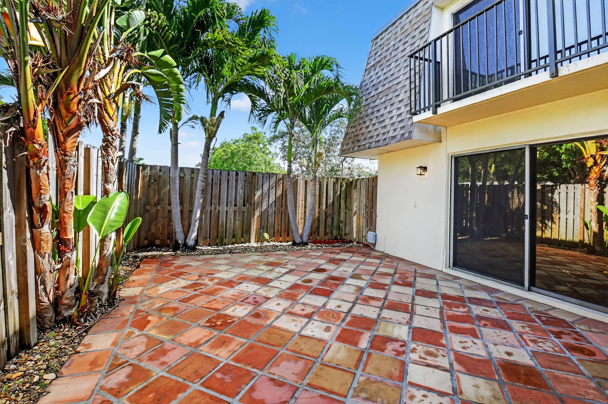 2907 Southwest 22nd Circle, Unit 39D Delray Beach, FL 33445 - Photo 28 of 57 a view of a house with a sink