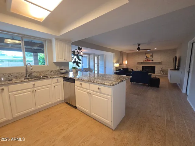 $699,900 | 3941 East Cholla Street, Phoenix, AZ 85028