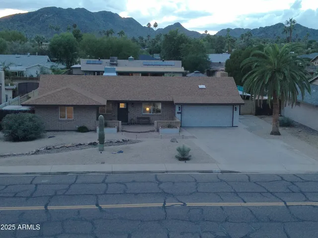 $699,900 | 3941 East Cholla Street, Phoenix, AZ 85028