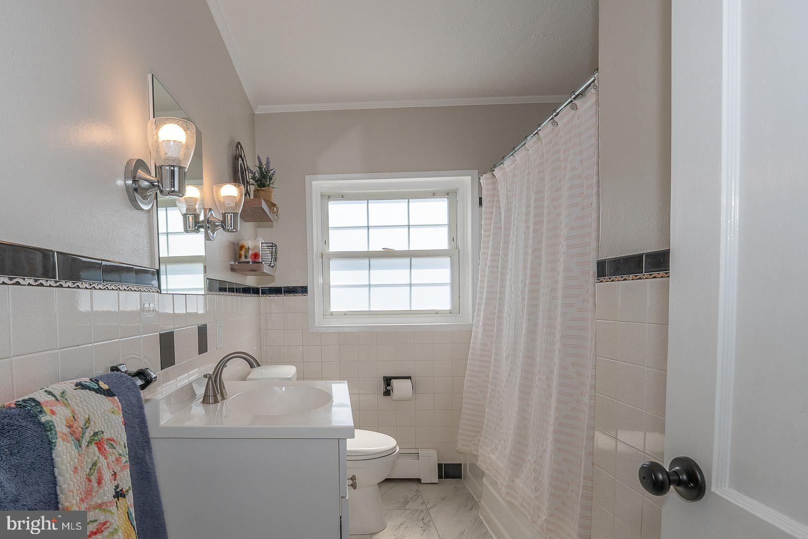 1034 Terrace Lane Pottstown, PA 19464 - Photo 20 of 35 Full Bath
