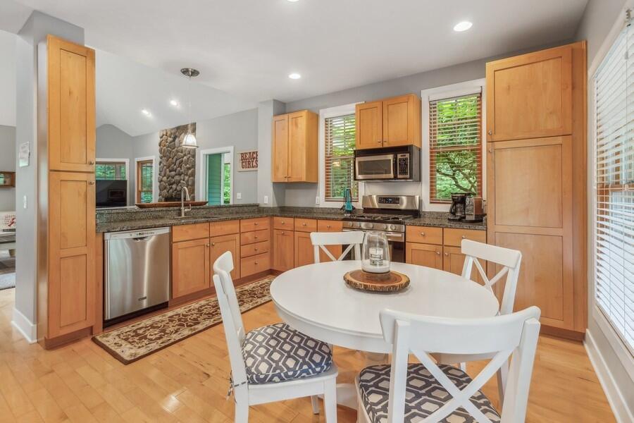 18687 Old Field Road New Buffalo, MI 49117 - Photo 6 of 26 07_18687OldFieldRd_2015_Newerappliancesa