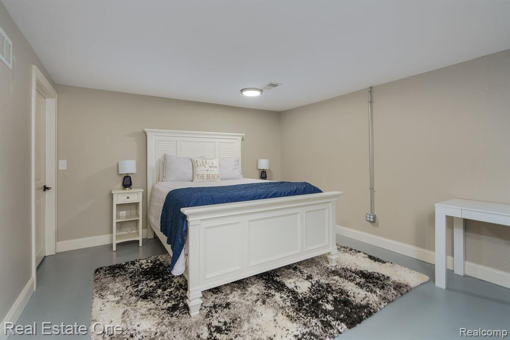 9545 Crown Ridge Road White Lake, MI 48386 - Photo 37 of 40 Gallery Image 37