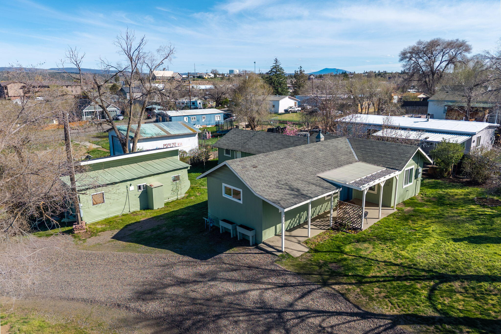 811 Southwest Madison Street Madras, OR 97741 - Photo 7 of 51