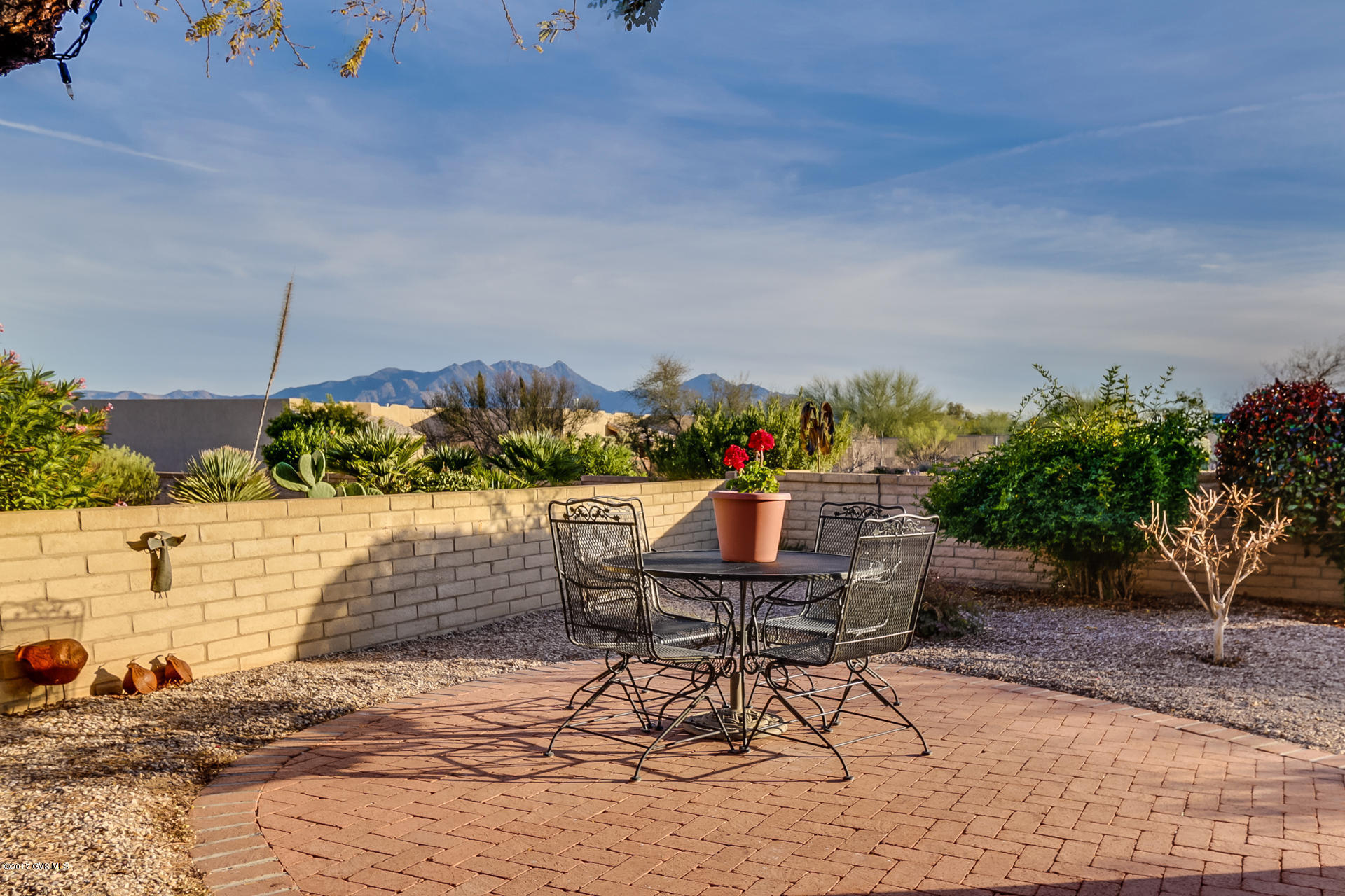 673 West Rio Moctezuma Green Valley, AZ 85614 - Photo 2 of 23 Gallery Image 2