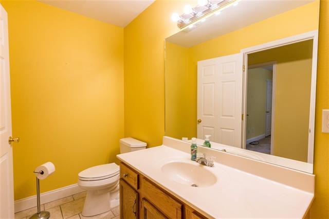 695 Dreamland Road Spring City, TN 37381 - Photo 23 of 40 14- Large 2nd Bath