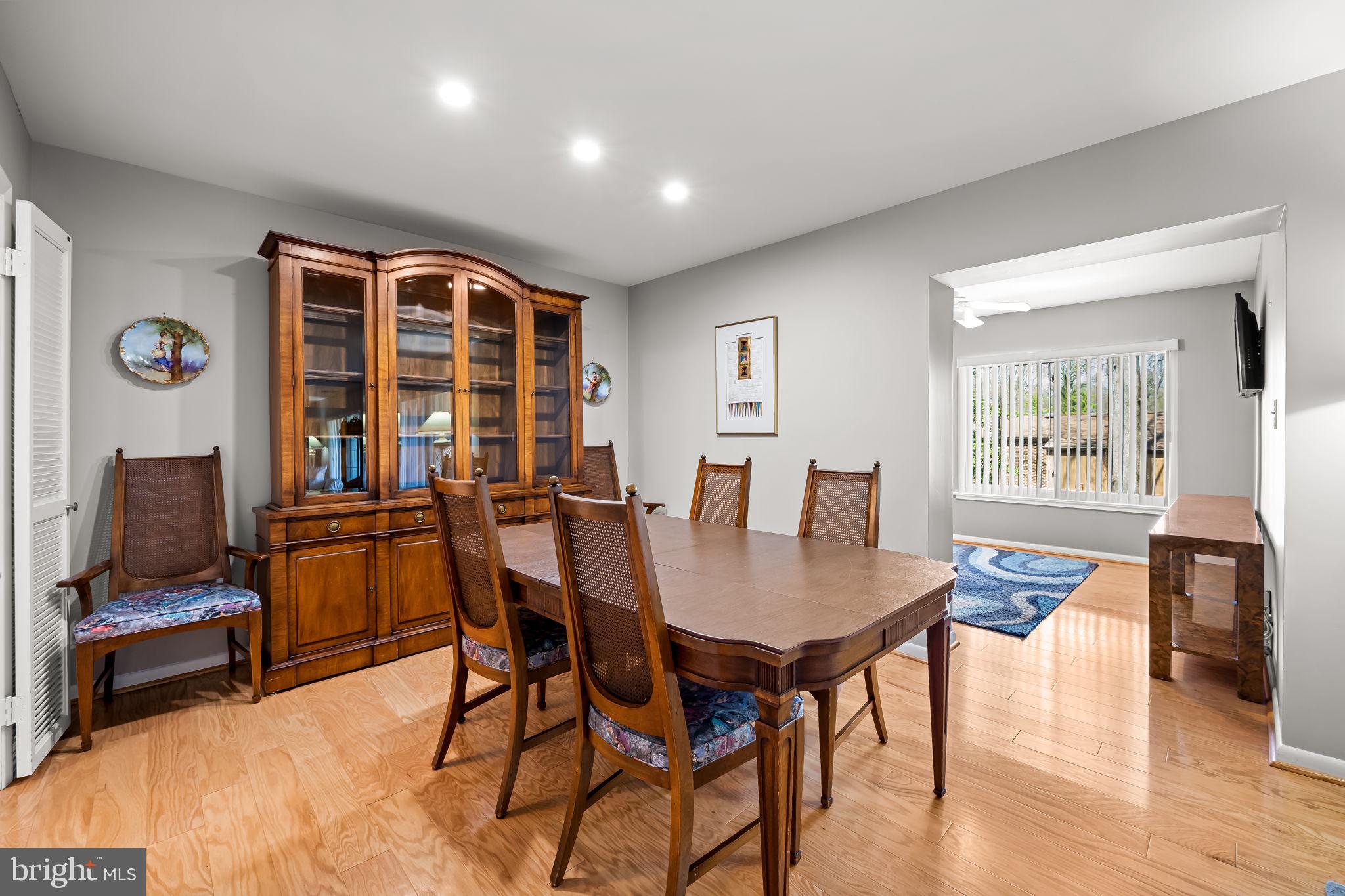 4 Candlemaker Court, Unit 306 Baltimore, MD 21208 - Photo 12 of 35 Entry to den