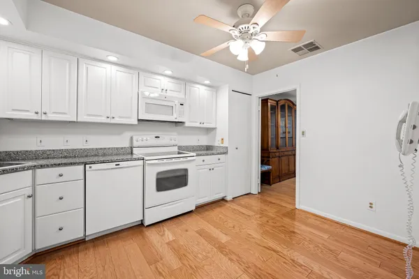 $220,000 | 4 Candlemaker Court, Unit 306, Baltimore, MD 21208