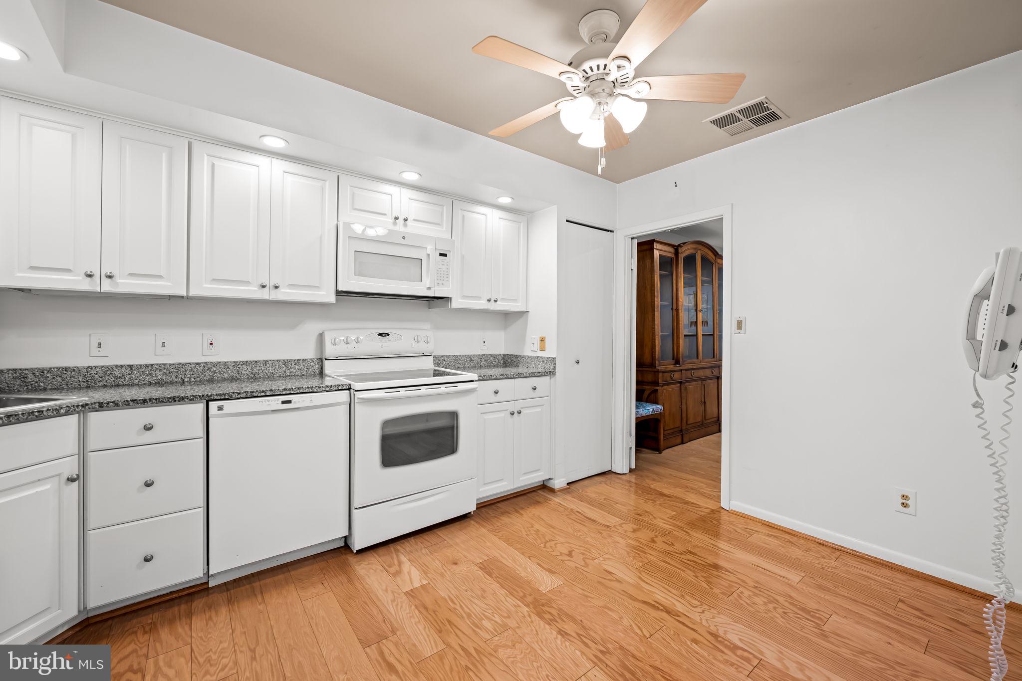 4 Candlemaker Court, Unit 306 Baltimore, MD 21208 - Photo 15 of 35 Constitan flooring