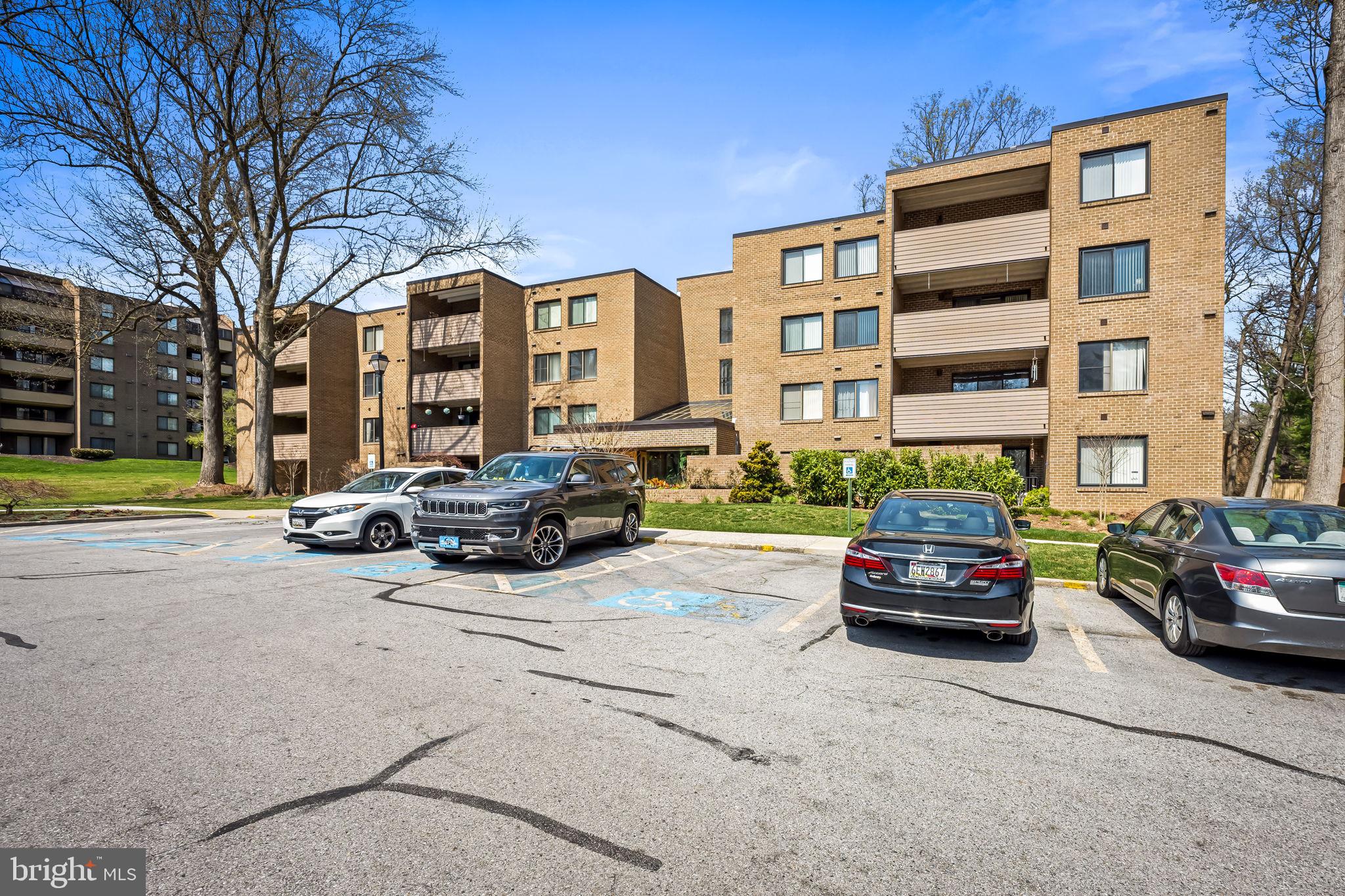 4 Candlemaker Court, Unit 306 Baltimore, MD 21208 - Photo 2 of 35 Ample parking