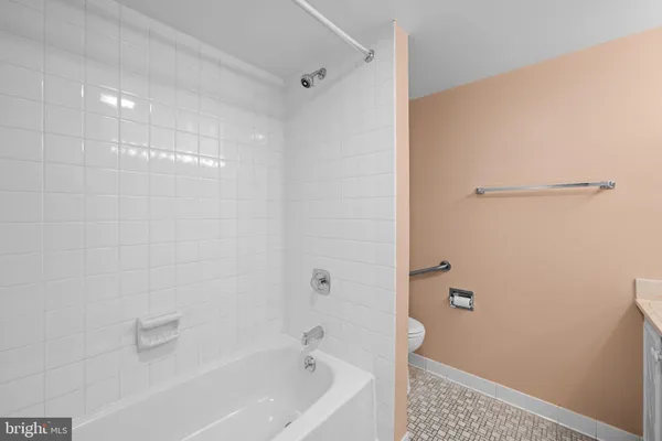 $220,000 | 4 Candlemaker Court, Unit 306, Baltimore, MD 21208