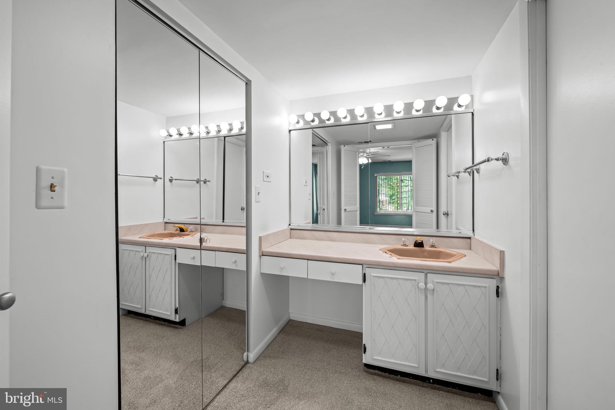 4 Candlemaker Court, Unit 306 Baltimore, MD 21208 - Photo 27 of 35 Vanity dressing area